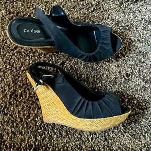 Pulse Black and Tan Wedge Sandals
